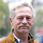 415301_l-eurodepute-eelv-jose-bove-pose-a-paris-a-l-occasion-de-la-conference-environnementale-le-14-septembre-2012-2 415301_l-eurodepute-eelv-jose-bove-pose-a-paris-a-l-occasion-de-la-conference-environnementale-le-14-septembre-2012-2